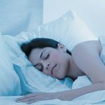 Ficar bem com menos de 8 horas de sono é mito, diz estudo
